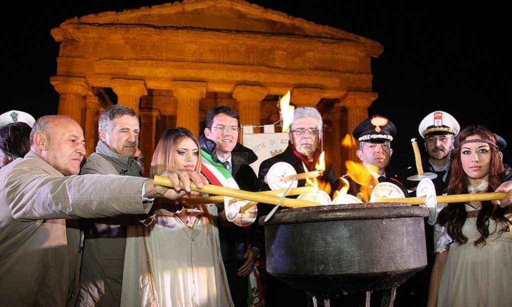 Agrigento - Mandorlo in Fiore - Accensione del Tripode