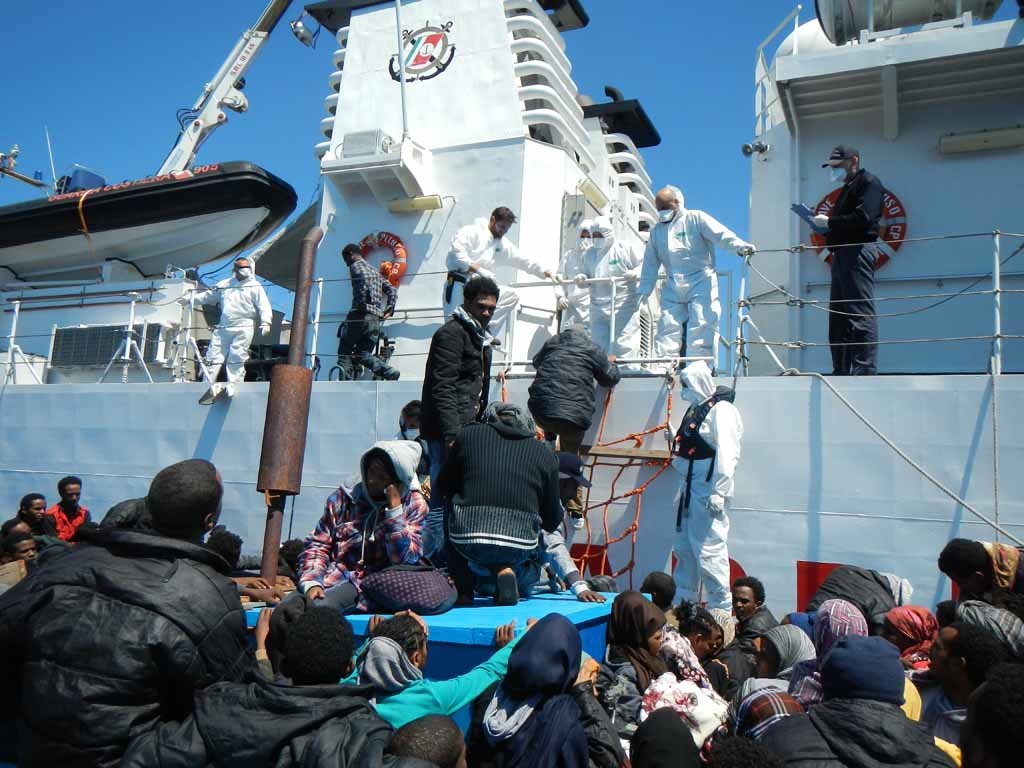 Capitaneria di Porto - Guardia Costiera - Migranti (3)