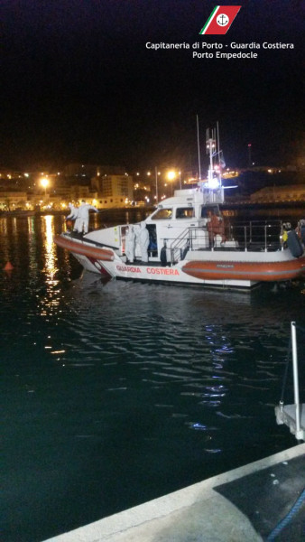 Capitaneria di Porto - Guardia Costiera - Sbarco Clandestini (2)