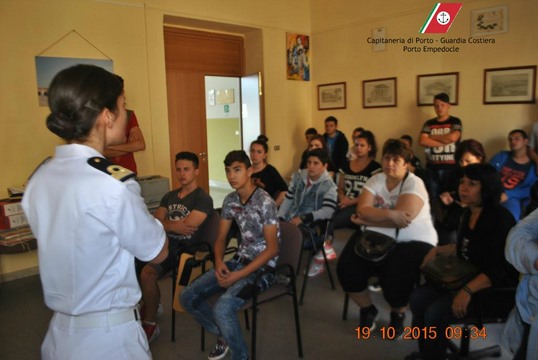 Capitaneria di Porto - Guardia Costiera - Visita Scolastica 20-10-2015 (1)