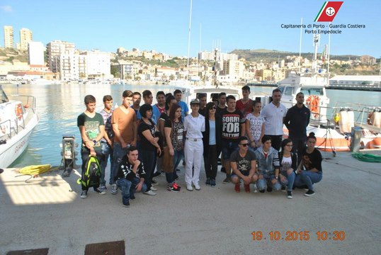 Capitaneria di Porto - Guardia Costiera - Visita Scolastica 20-10-2015 (3)